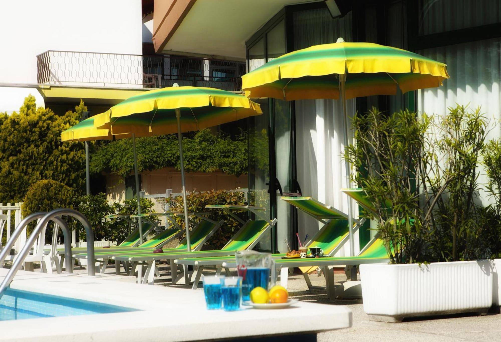 Hotel American Лидо ди Йезоло Екстериор снимка