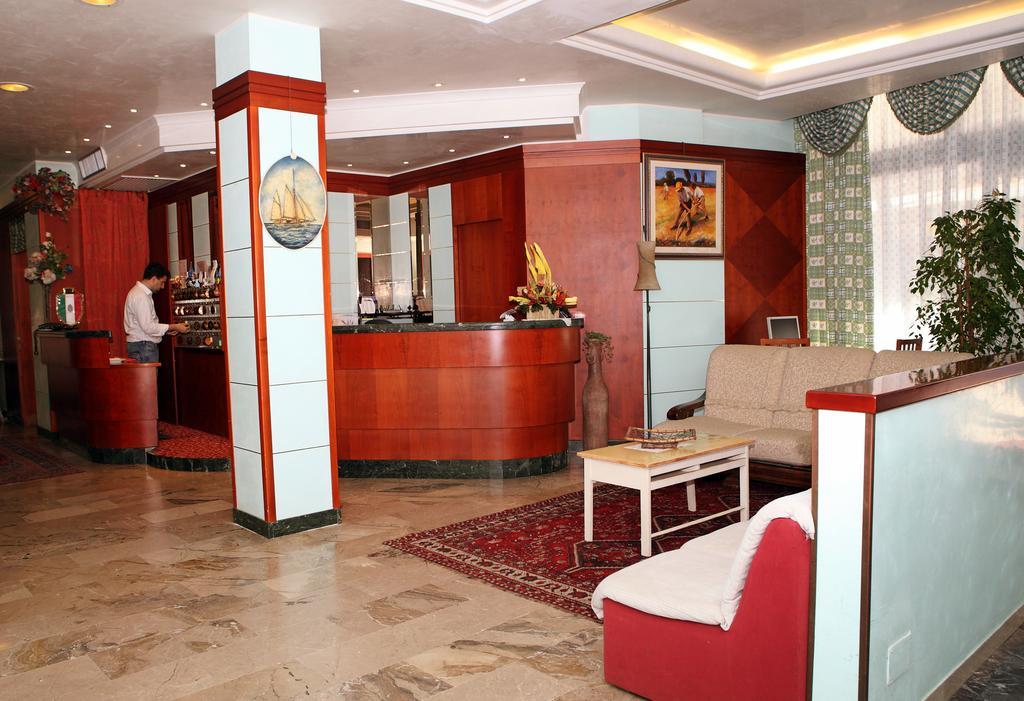 Hotel American Лидо ди Йезоло Екстериор снимка