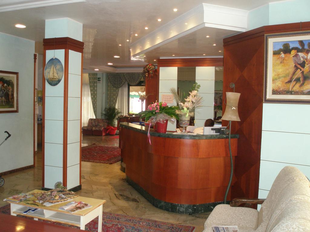 Hotel American Лидо ди Йезоло Екстериор снимка