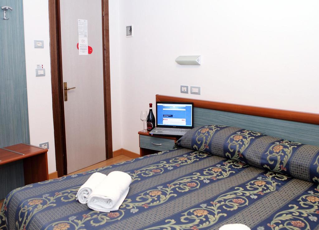 Hotel American Лидо ди Йезоло Екстериор снимка